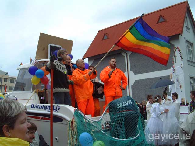 Pictures from Reykjvavik Gay Pride 2004